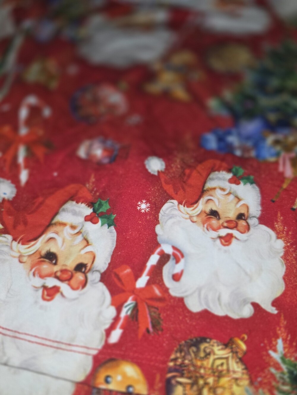 Bums & Roses Santa Pjs - Picture 2 of 3